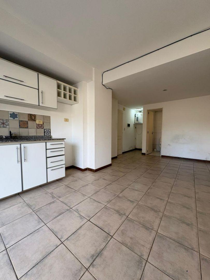 Foto de Monoambiente con balcón en exc. ubicación, imagen 4