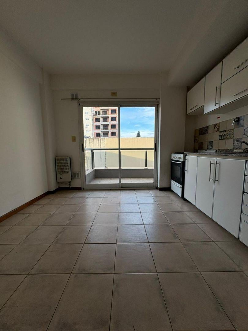 Foto de Monoambiente con balcón en exc. ubicación, imagen 2
