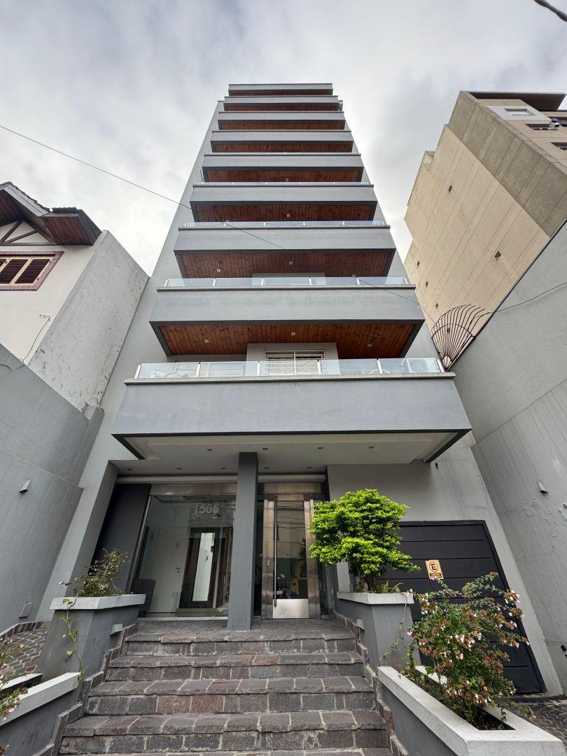 Foto de Duplex de 3 amb con balcón, terraza propia y 2 cocheras en pleno Lanus E, imagen 1