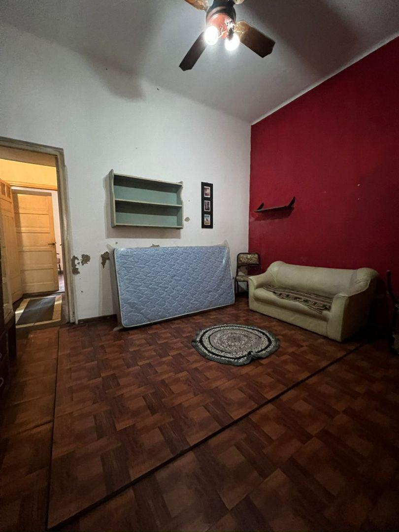 Foto de HERMOSA CASA SÓLIDA DE 3 1/2 AMB CON PATIO, PILETA Y QUINCHO, imagen 4