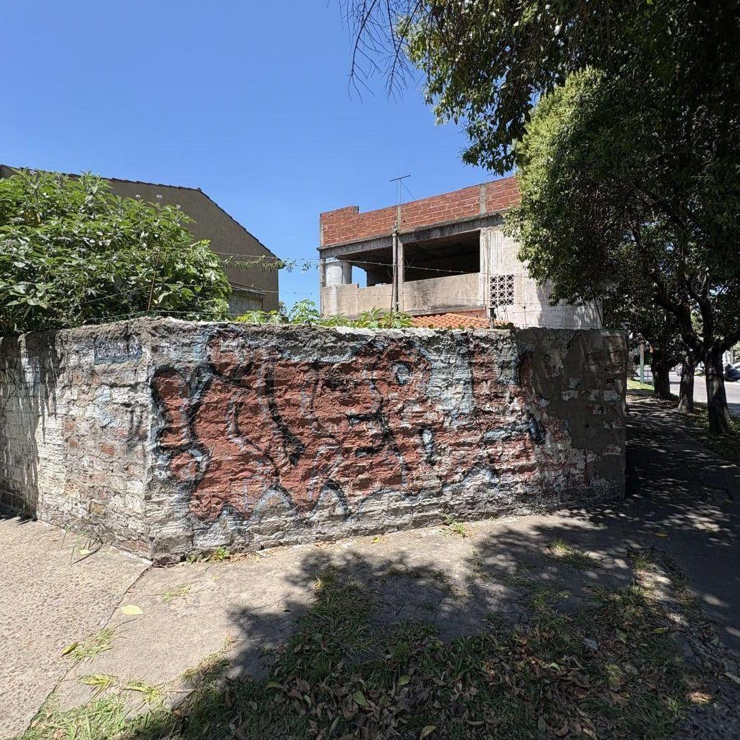 Foto de Casa lote propio con construcción a terminar en Banfield. Ideal inversor, imagen 3