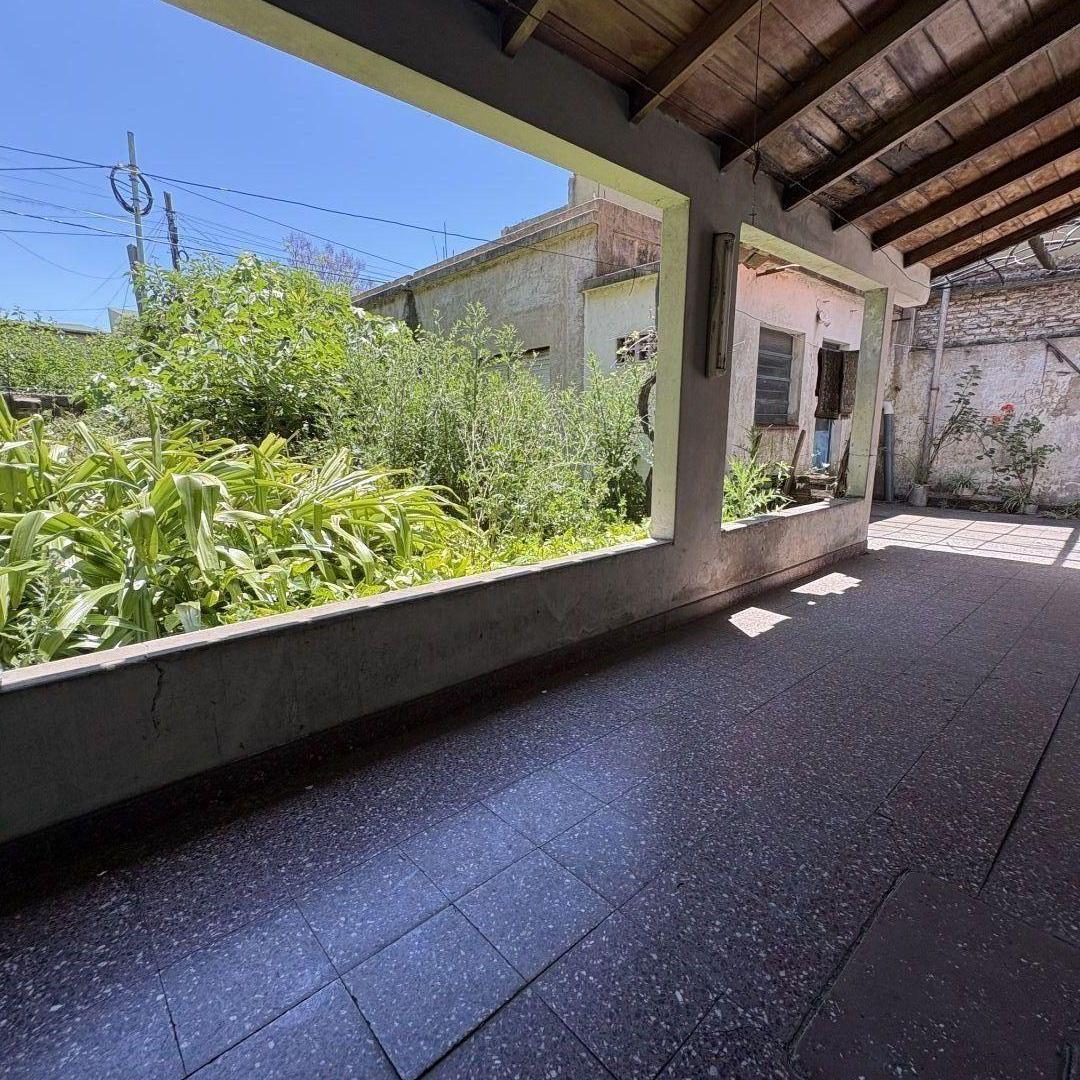 Foto de Casa lote propio con construcción a terminar en Banfield. Ideal inversor, imagen 4