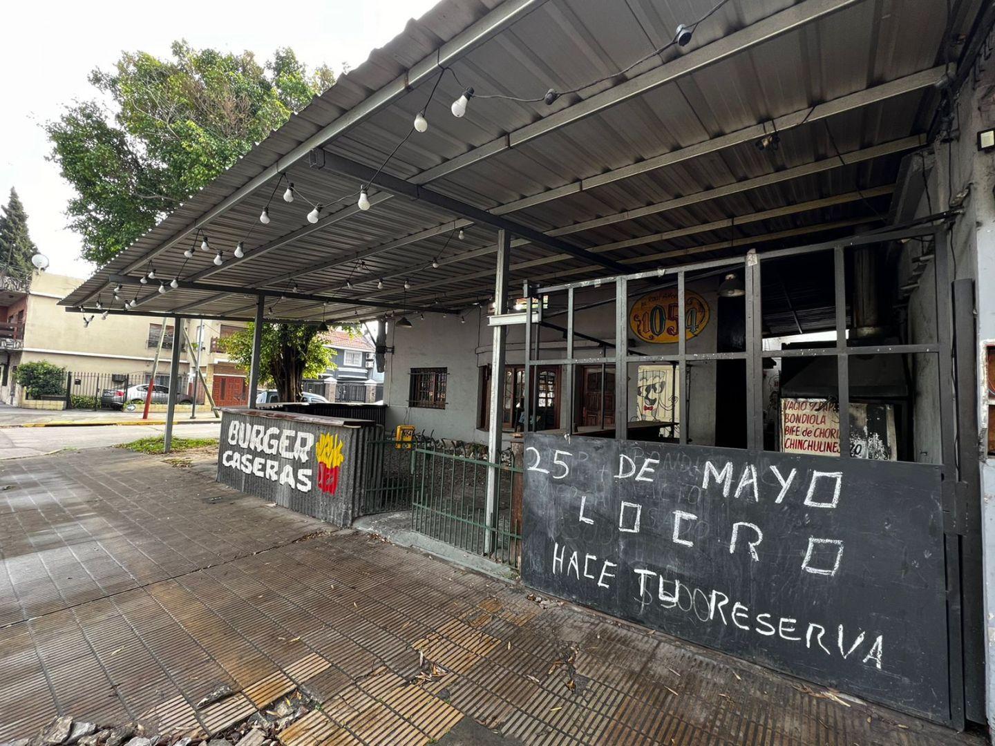 Foto de Dos locales comerciales a refaccionar de 190 mts aprox sobre avenida, imagen 3