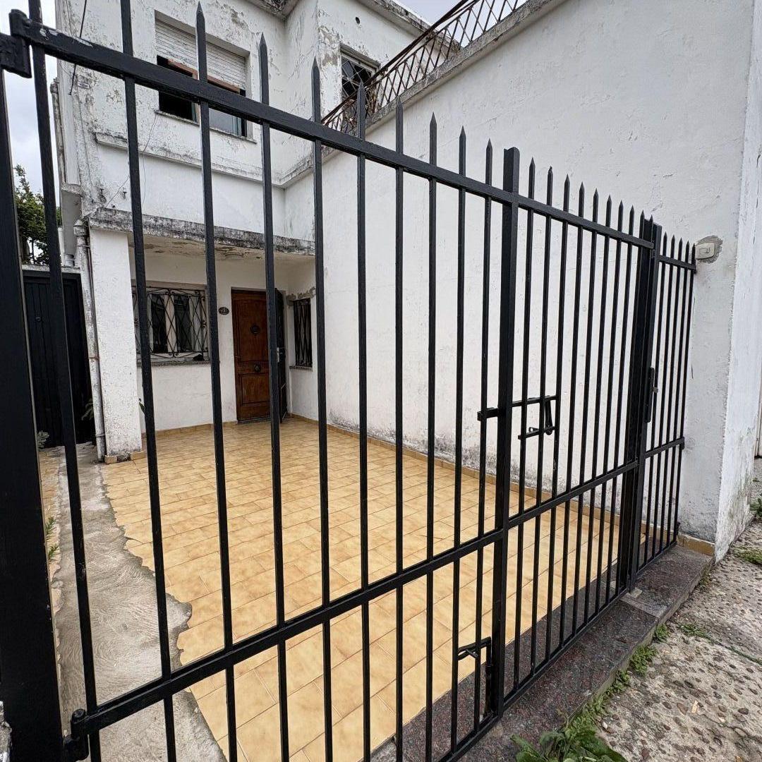 Foto de Casa lote propio c/ 2 unidades de 3 amb, 2 cocheras, patio y quincho, imagen 3