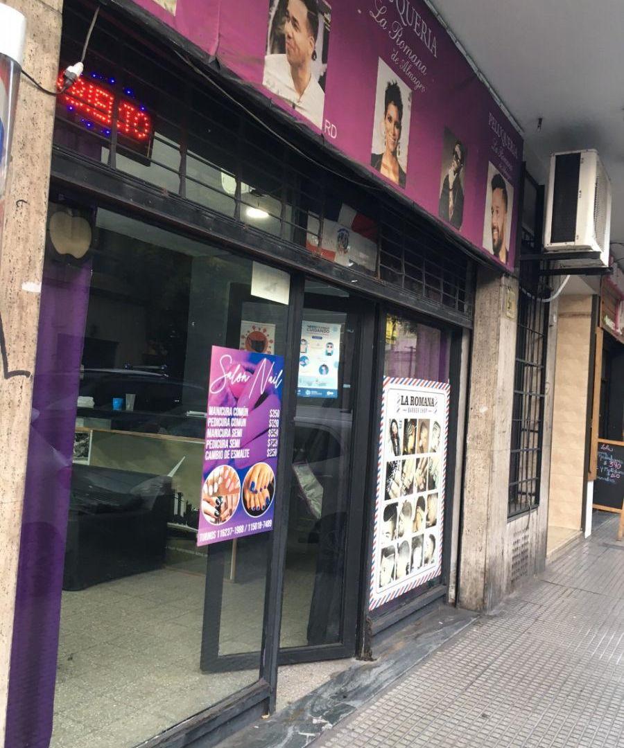 Foto de EXCELENTE LOCAL. AMPLIO FRENTE 2 VIDRIERAS SOBRE SALGUERO Y B. MITRE A, imagen 4