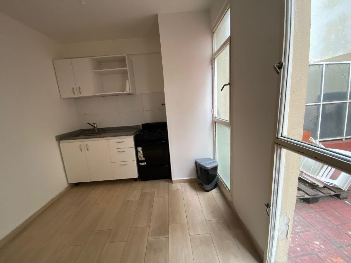 Foto de INCREIBLE MONOAMBIENTE UNICO EN CABALLITO CON PATIO DE 60 METROS HECHO, imagen 5