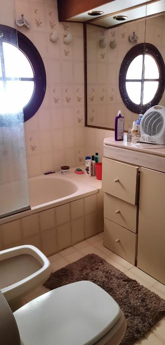 Venta Chalet de 4 amb en Barrio River de 2 plantas + 1 depto de 2 amb, garage. IDEAL DOS FAMILIAS.