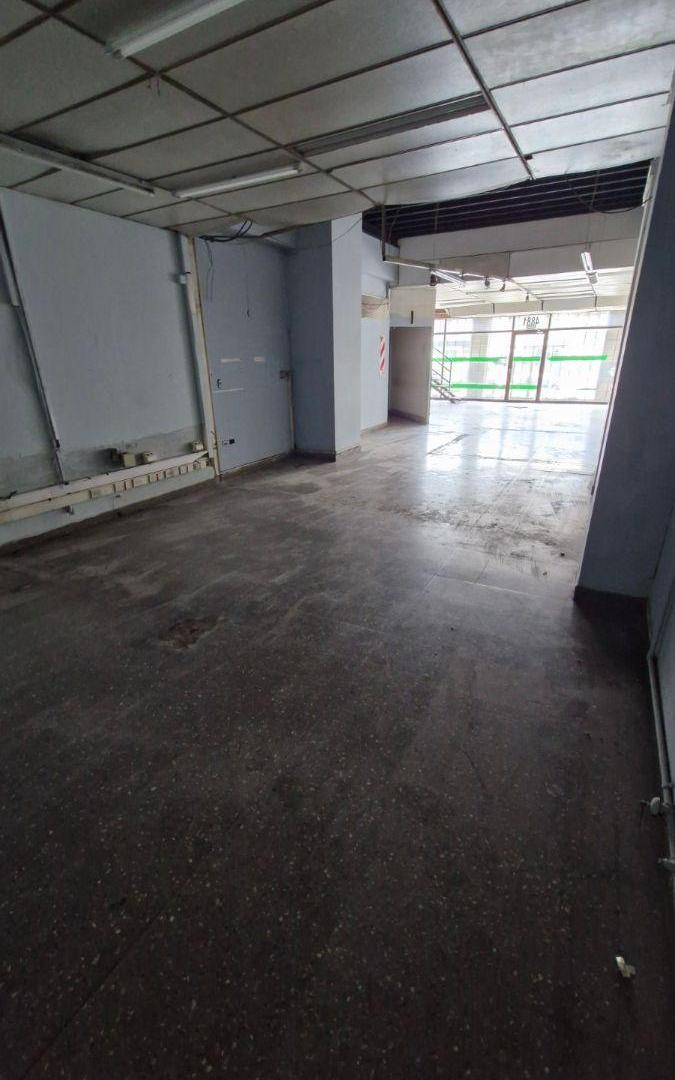 Foto de LOCAL DE 250 METROS TOTALES A 4 CUADRAS DE LA ESTACIÓN DE LANÚS, imagen 4
