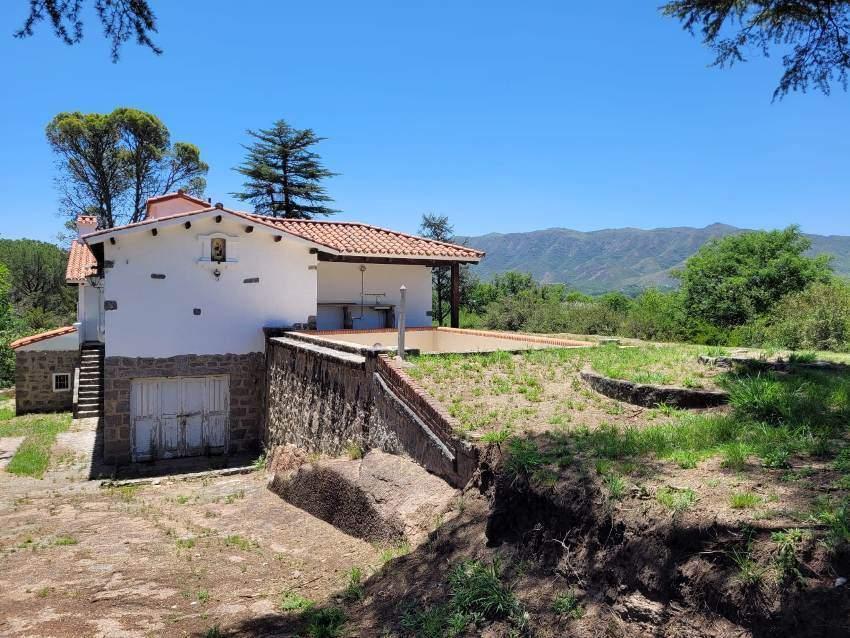 Venta casa en Villa Parque Siquiman con costa de río.
