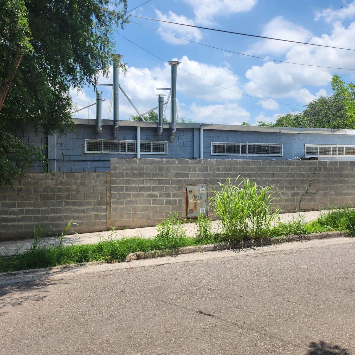 Venta Galpón (Saldan a 200 m del Centro - Lote Esquina) 310 m² Cubiertos. 2
