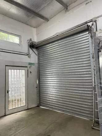 Venta Galpón (Saldan a 200 m del Centro - Lote Esquina) 310 m² Cubiertos. 5
