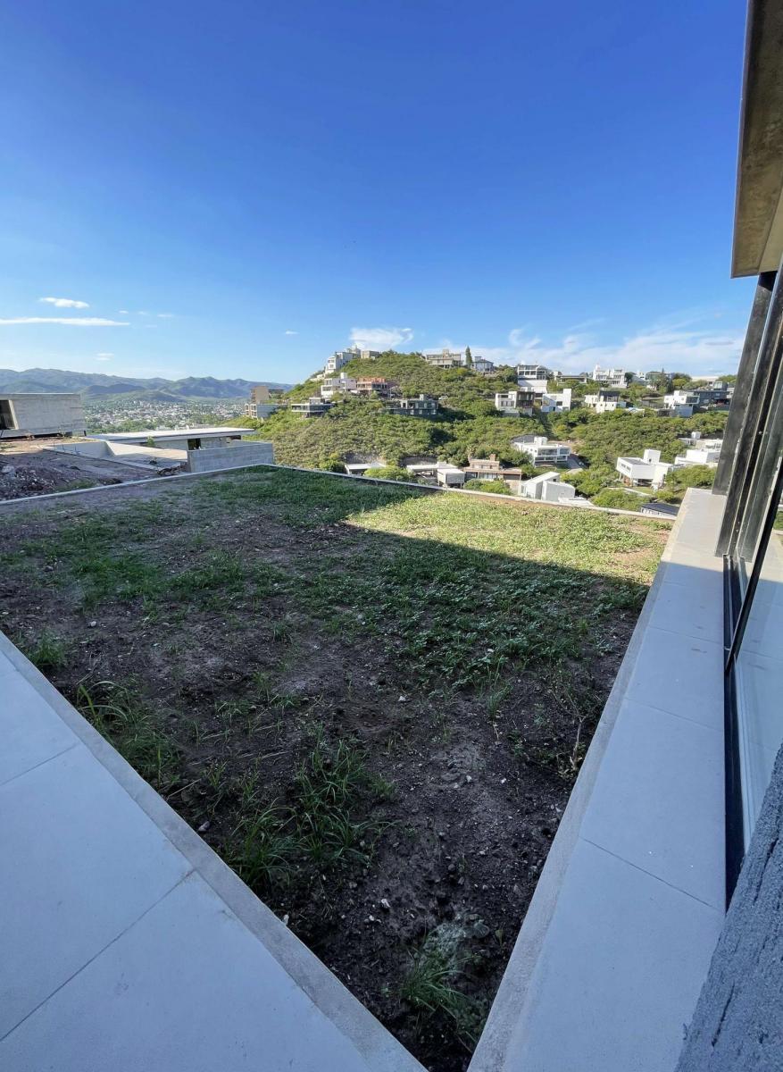 Venta Casa en Country La Cuesta de Tres Dorm.. 2