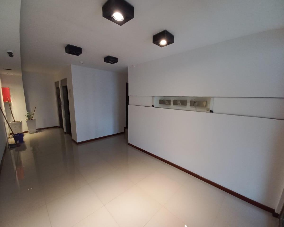 Venta Oficina en OPORTUNIDAD (Duarte Quirós 1696-Alberdi)-Torre Arsen