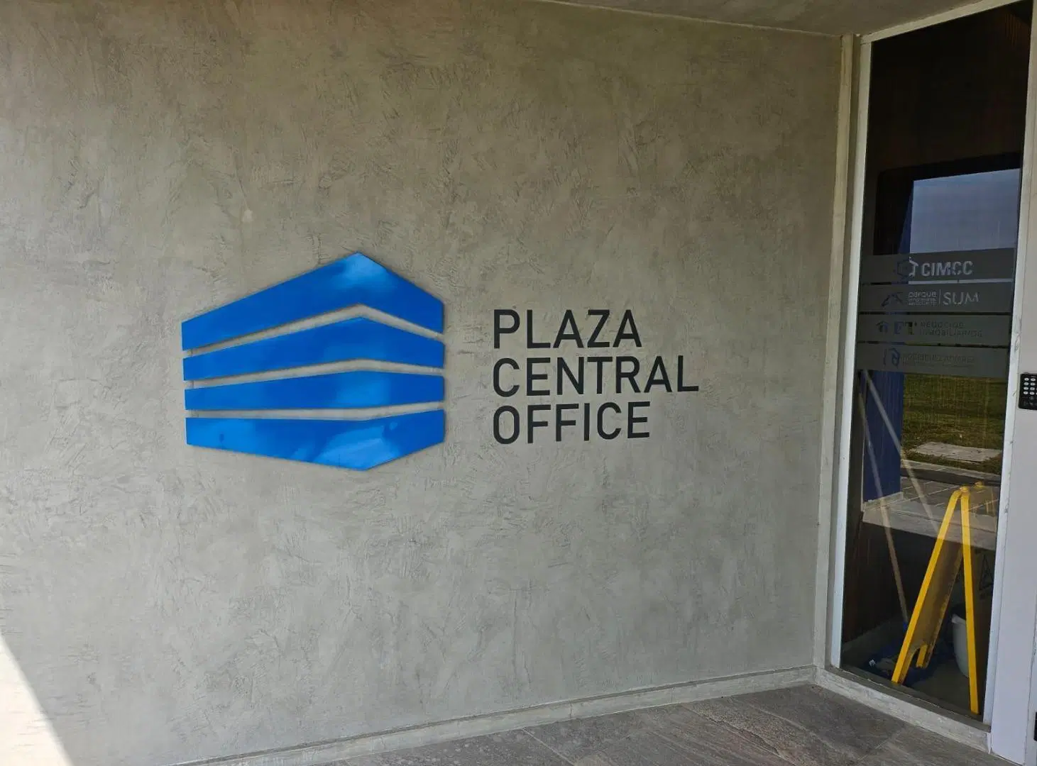 Venta  Cocheras Parque Empresarial Aeropuerto 2