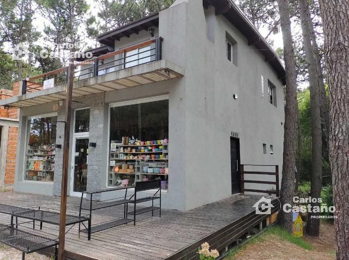 Venta en Block de Local Comercial con Dos Departamentos de 2 Ambientes 4