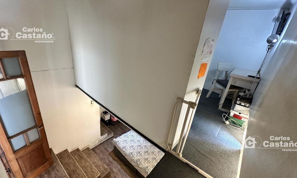 Casa en 2 Plantas, Ideal 2 Familias, 6 Amb. con 3 Garajes y Quincho 2