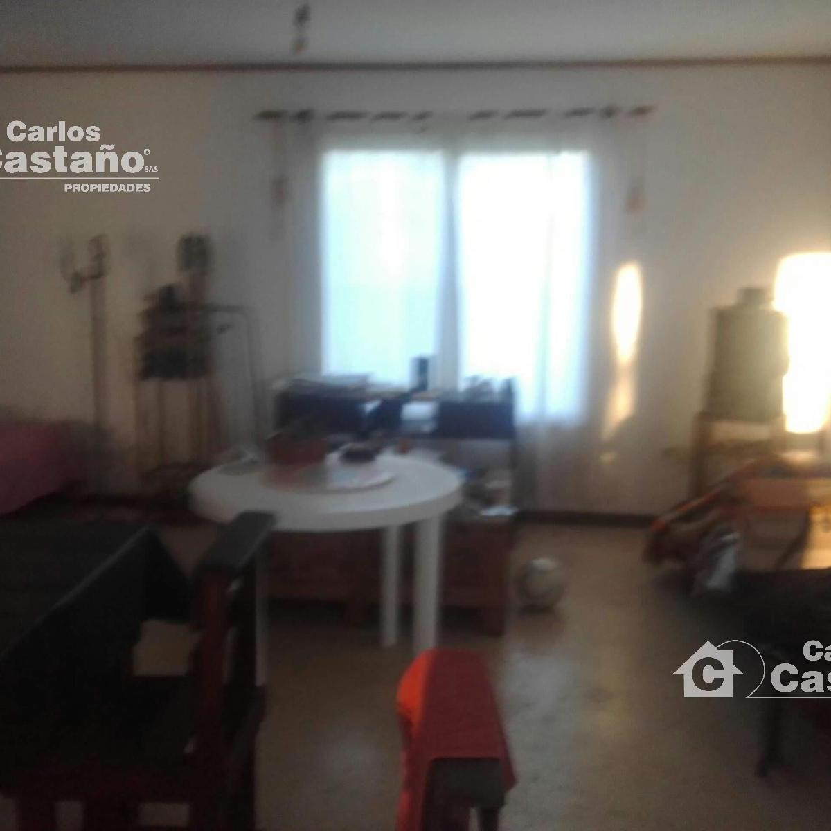 Foto de Exc. Lote de 37x75m2 con Casa 2 Amb., imagen 2