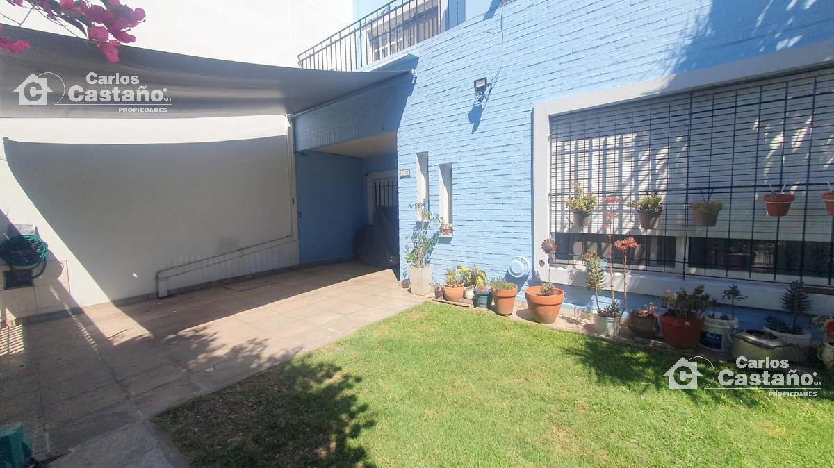 Cerca de Estación Juan. B. Justo, Solido Chalet 8 Amb. con Piscina, Suite, Cochera y Fondo 2
