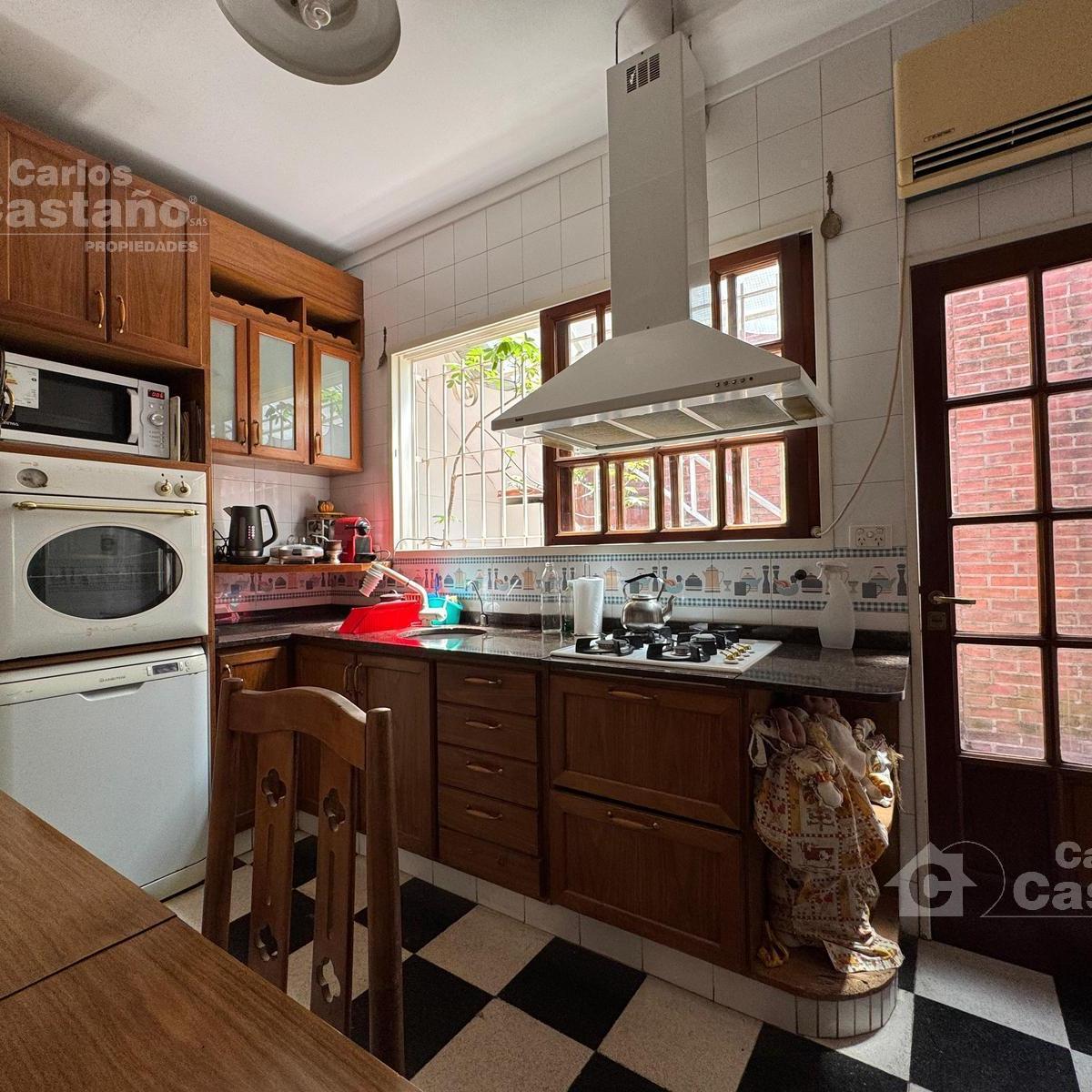 Exc Chalet en PH 4 Amb C/ Terraza, Patio, Balcon, Garaje o Local Ideal Renta