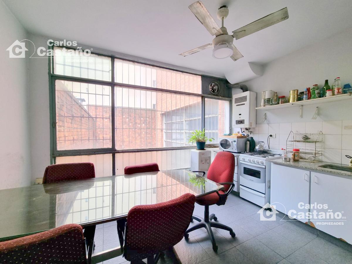 Exc. Piso de Oficinas 140 m² Sobre Av Maipú con Entrada Independiente 5