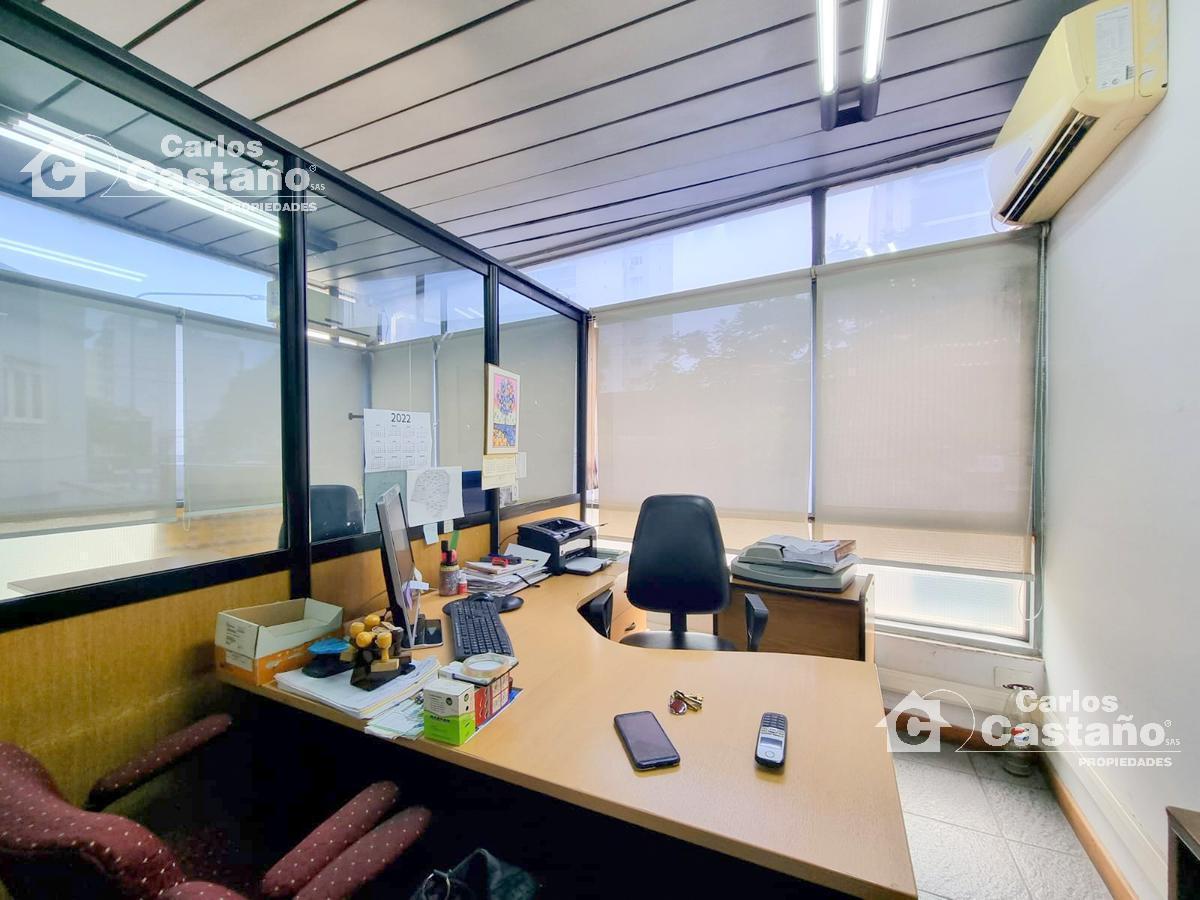 Exc. Piso de Oficinas 140 m² Sobre Av Maipú con Entrada Independiente 1