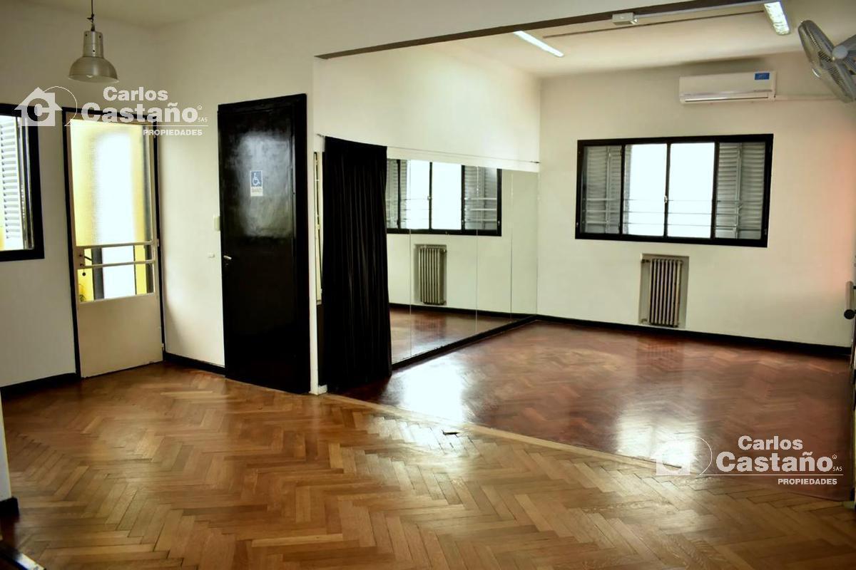 Impórtate Propiedad en Esquina 1 Cuadra de Estación Florida Local Comercial con PH Vivienda. 5