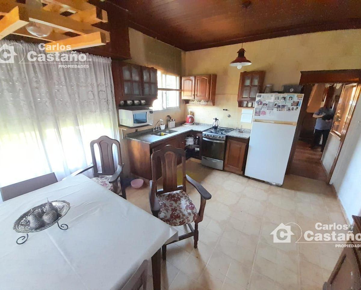 A 3/c de Av Maipú y Cerca de Caba, Chalet en 2 Plantas Ideal 2 Familias, 270 m² 4