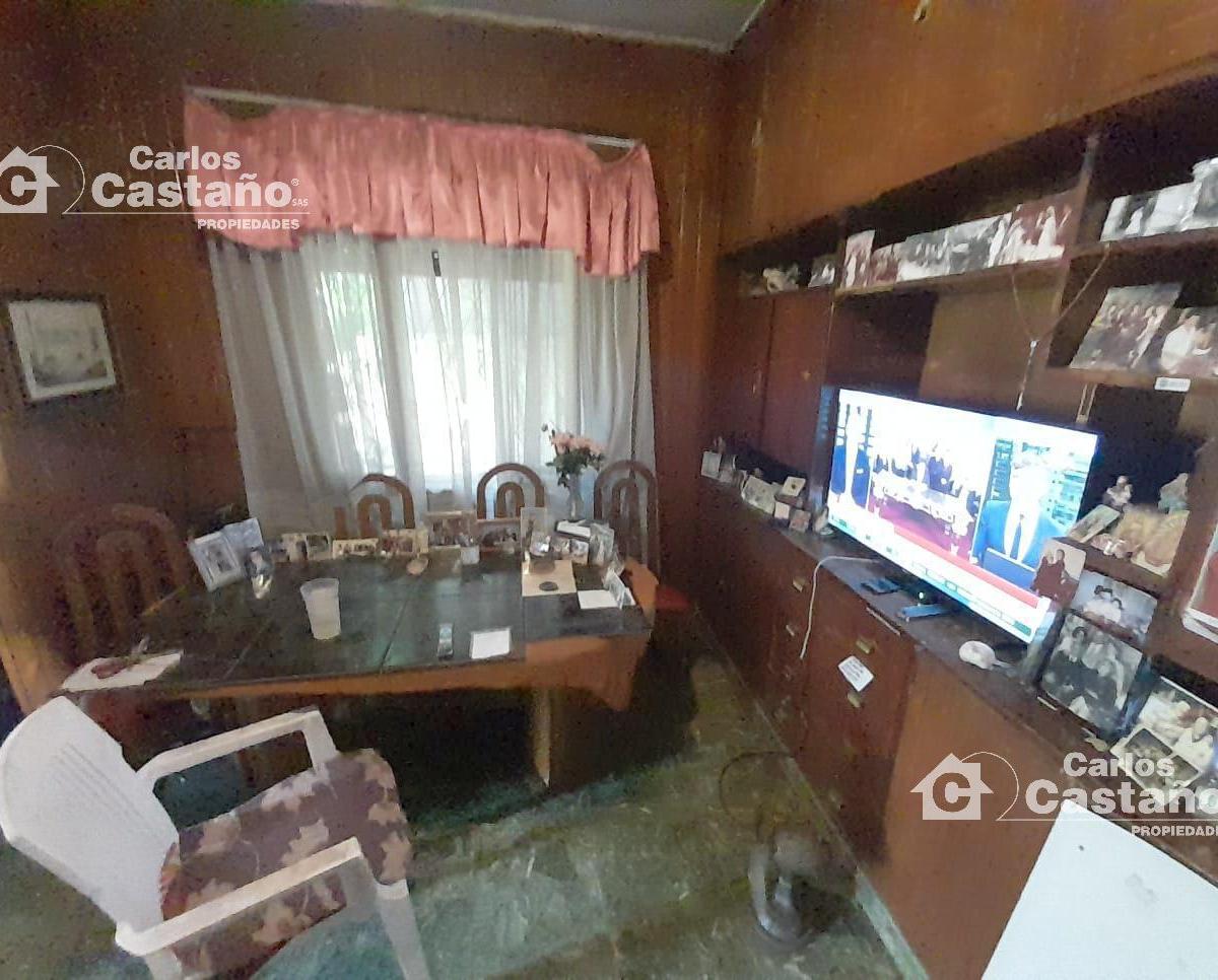 A 3/c de Av Maipú y Cerca de Caba, Chalet en 2 Plantas Ideal 2 Familias, 270 m² 3