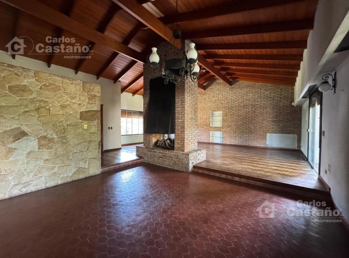 Sólido Chalet de 450 m² sobre Lote de 800 m² en el corazón de Florida M – Gran Potencial 5
