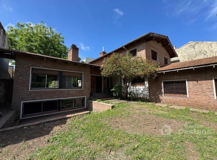 Sólido Chalet de 450 m² sobre Lote de 800 m² en el corazón de Florida M – Gran Potencial 1