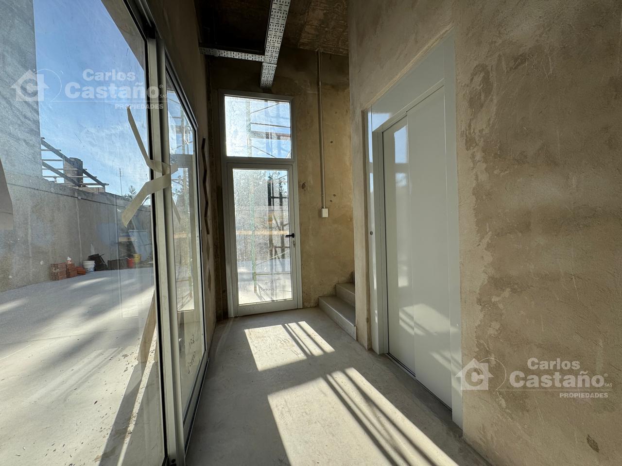 Foto de Local con Entrada Para Camiones, con Fondo, Jardín, Ascensor, Patio y, imagen 4