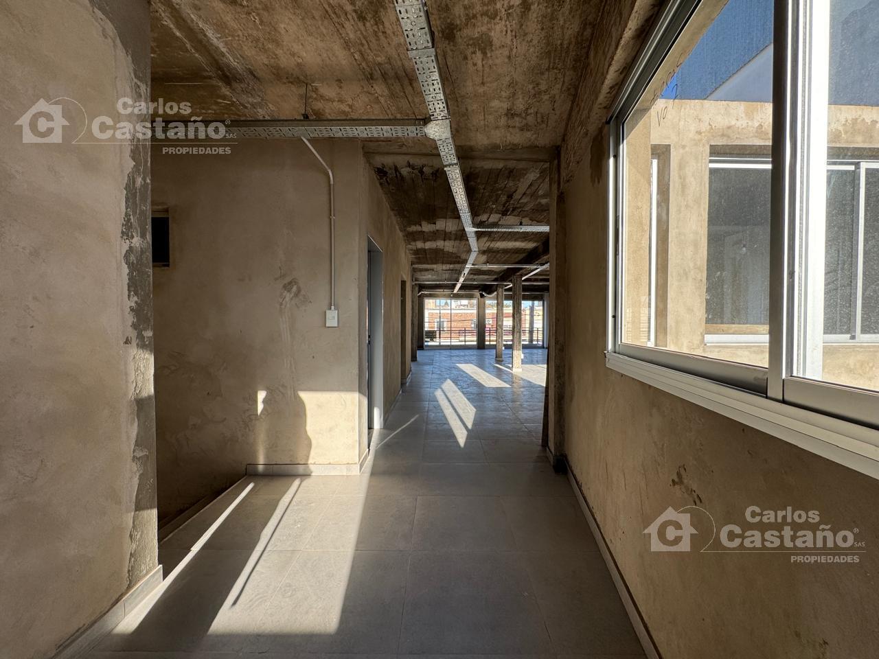 Foto de Local con Entrada Para Camiones, con Fondo, Jardín, Ascensor, Patio y, imagen 5