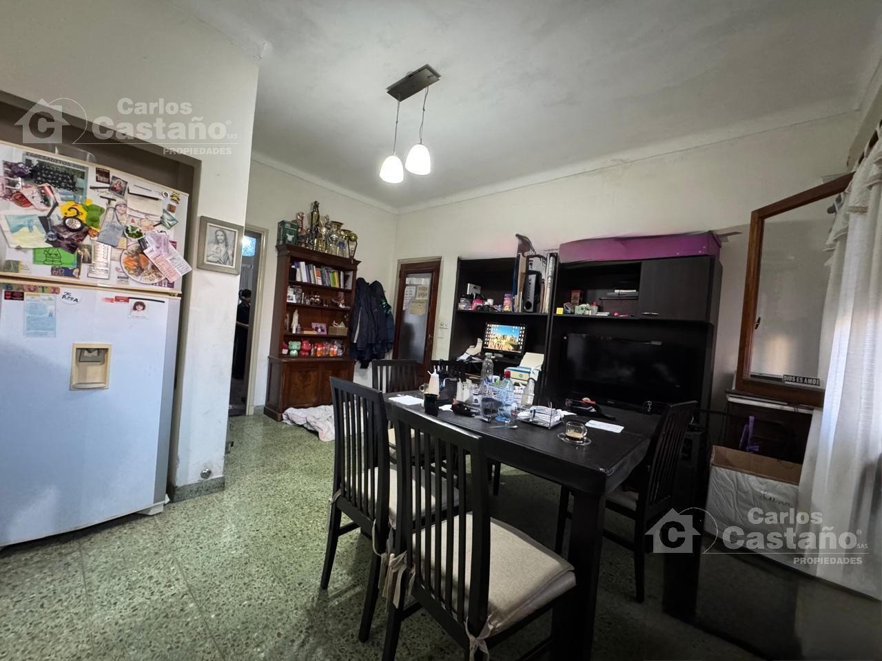 Casa en 1 Planta, 3 Amb. con Patio o Fondo, Garaje 2 Autos y Gran Terraza