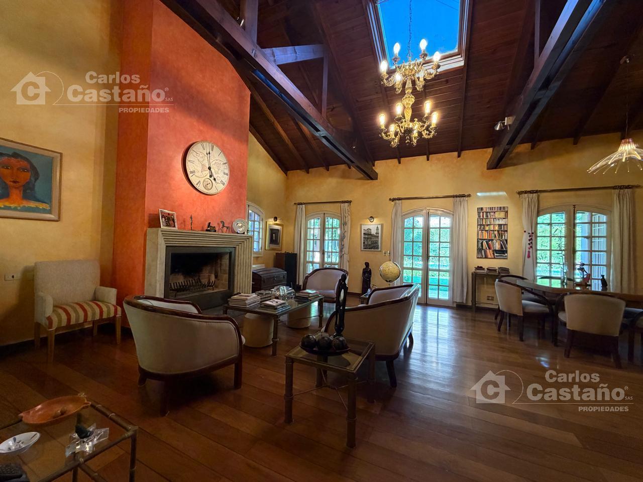 Foto de Inmejorable Sector de Florida, Solido Chalet Colonial, Lote 900m2, imagen 4