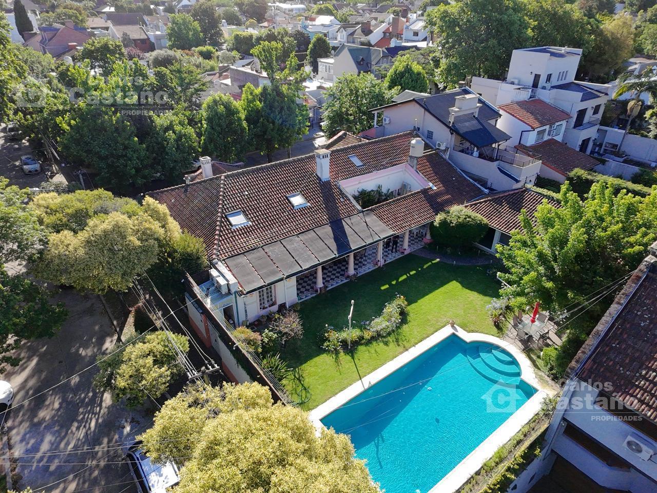 Foto de Inmejorable Sector de Florida, Solido Chalet Colonial, Lote 900m2, imagen 1