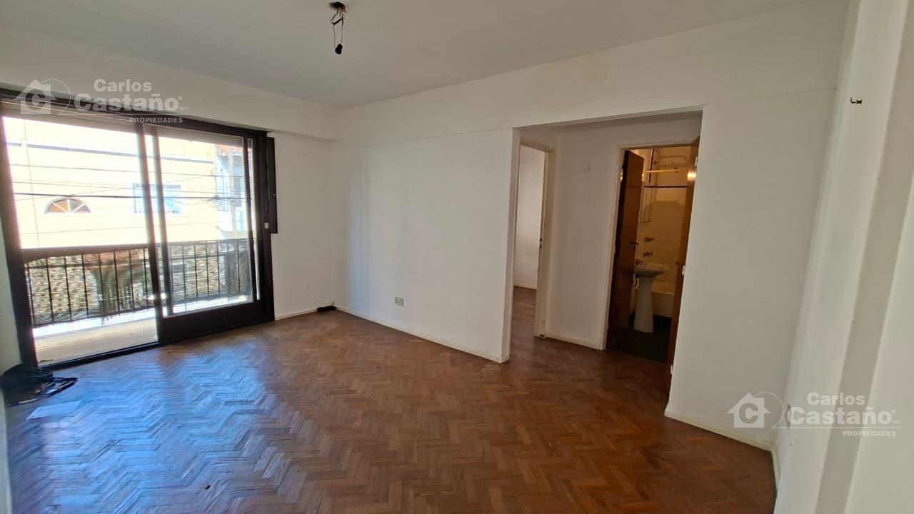 Departamento 2 Ambientes al Frente con Cochera
