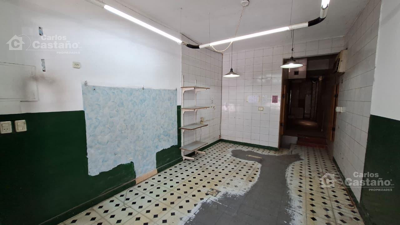 Foto de A Media Cuadra de Av. Maipú, Local de 3x17m con Baño, imagen 2
