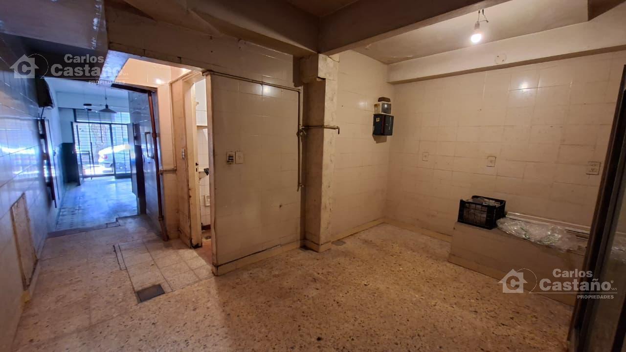 Foto de A Media Cuadra de Av. Maipú, Local de 3x17m con Baño, imagen 3
