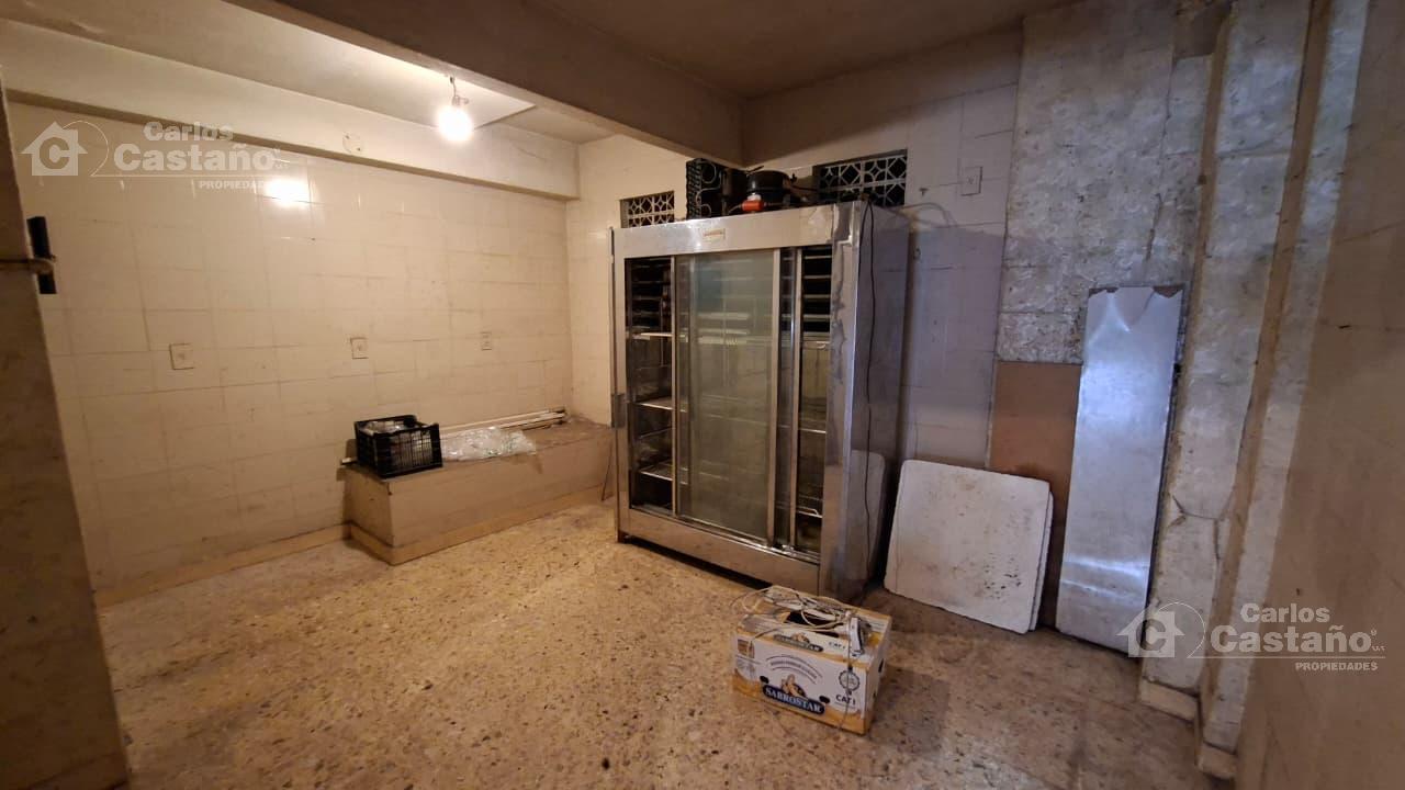 Foto de A Media Cuadra de Av. Maipú, Local de 3x17m con Baño, imagen 5