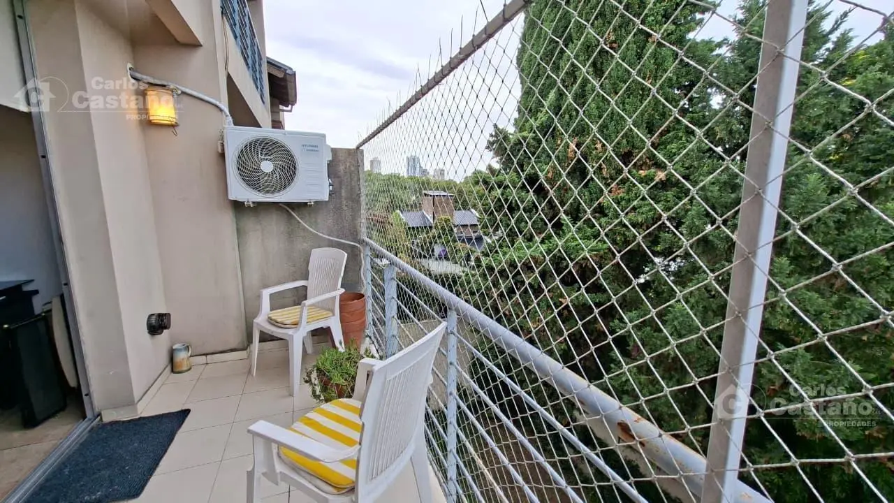 Impecable depto tipo dúplex. 103m2 con balcón, terraza y 2 cocheras 3