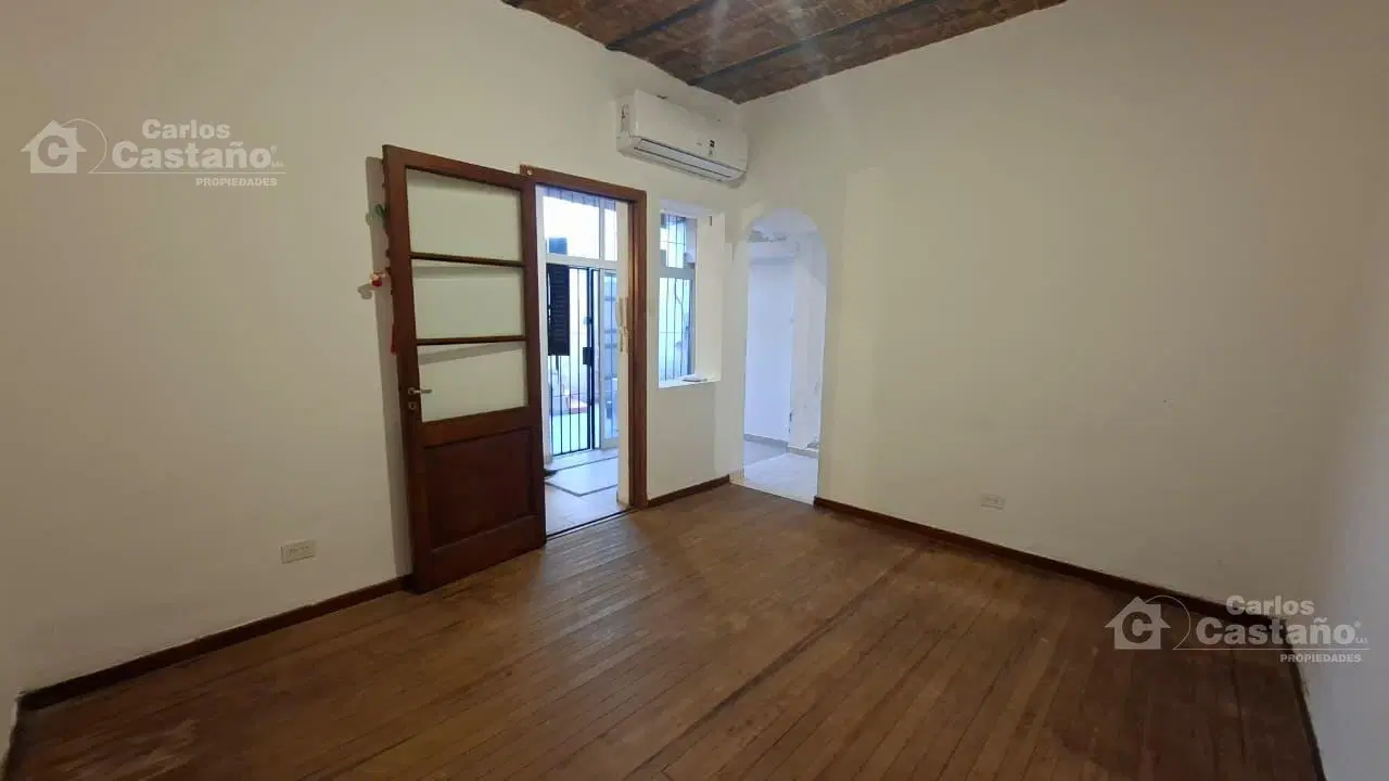 PH 2 ambientes al contra frente con patio y terraza 5