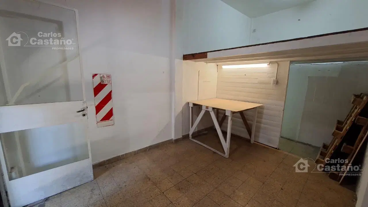 Local Entrepiso a 4/c de Av. Maipu (Zona Comercial) 1