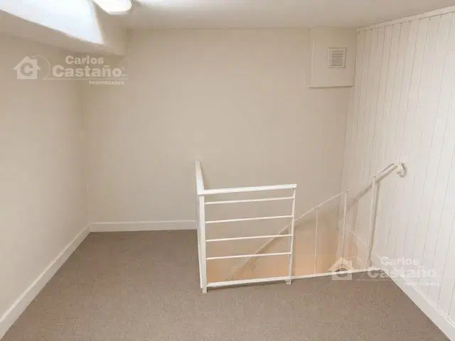 Excelente local comercial 38m2 con entrepiso y baño. 1