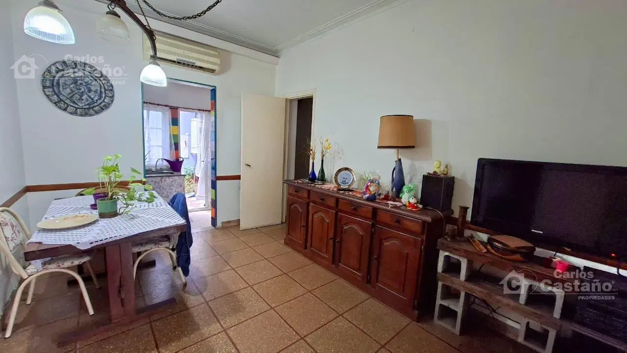 Casa 6 Amb. en Lote Propio 1