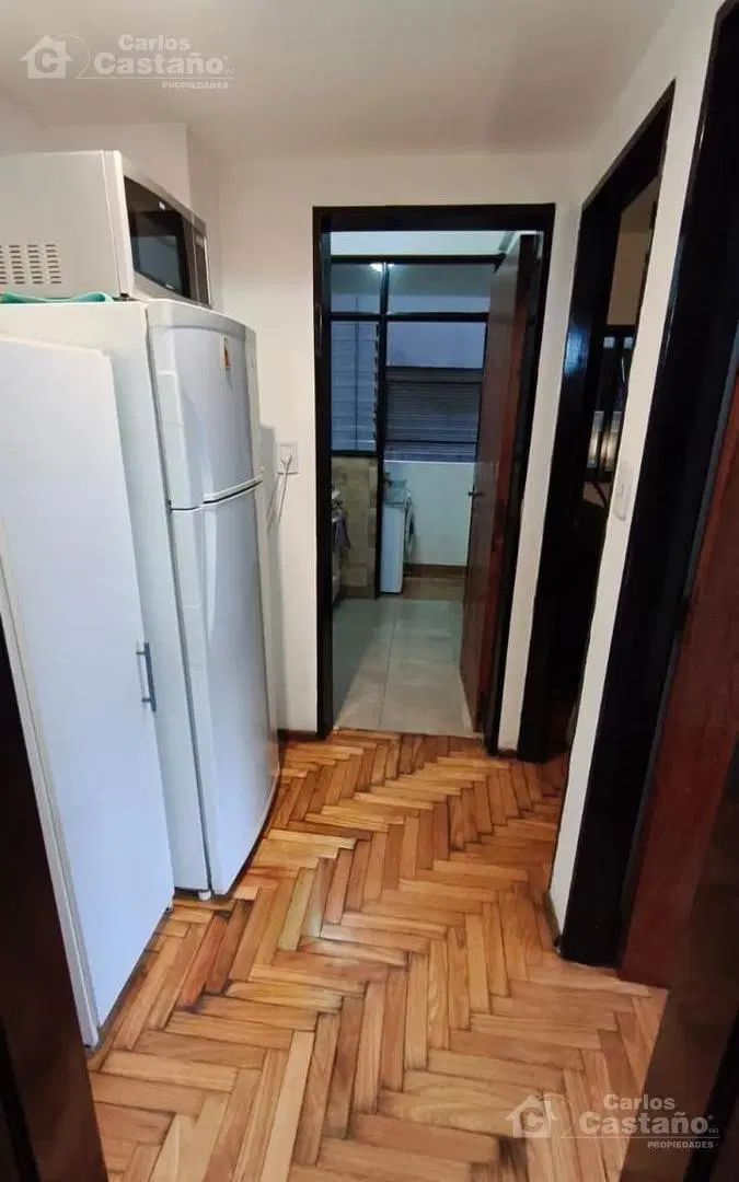 A Mts. de Av. Maipú, Dto. 2 Amb. al Lateral con Patio 3