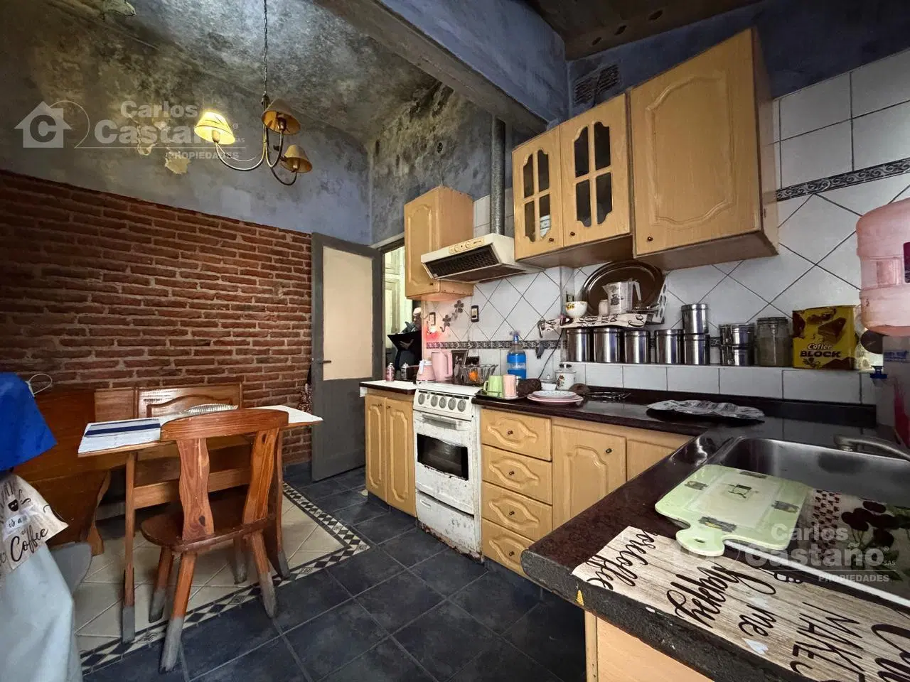 Depto. Tipo Casa 3 Amb. a Reciclar en Planta Alta 5