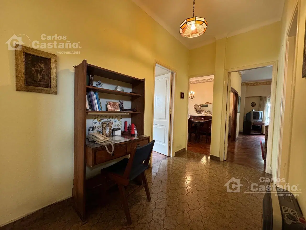 Chalet Sobre Lote de 10x27,5m con Fondo, Garaje, Ideal Refacción 5