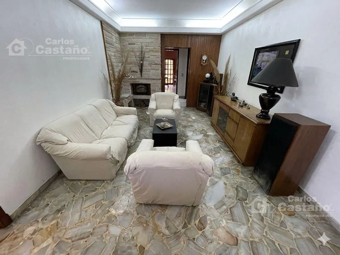 Doble Vivienda en Lote Propio con Ascensor | Ideal Comercial, Institucional o Multifamiliar 3