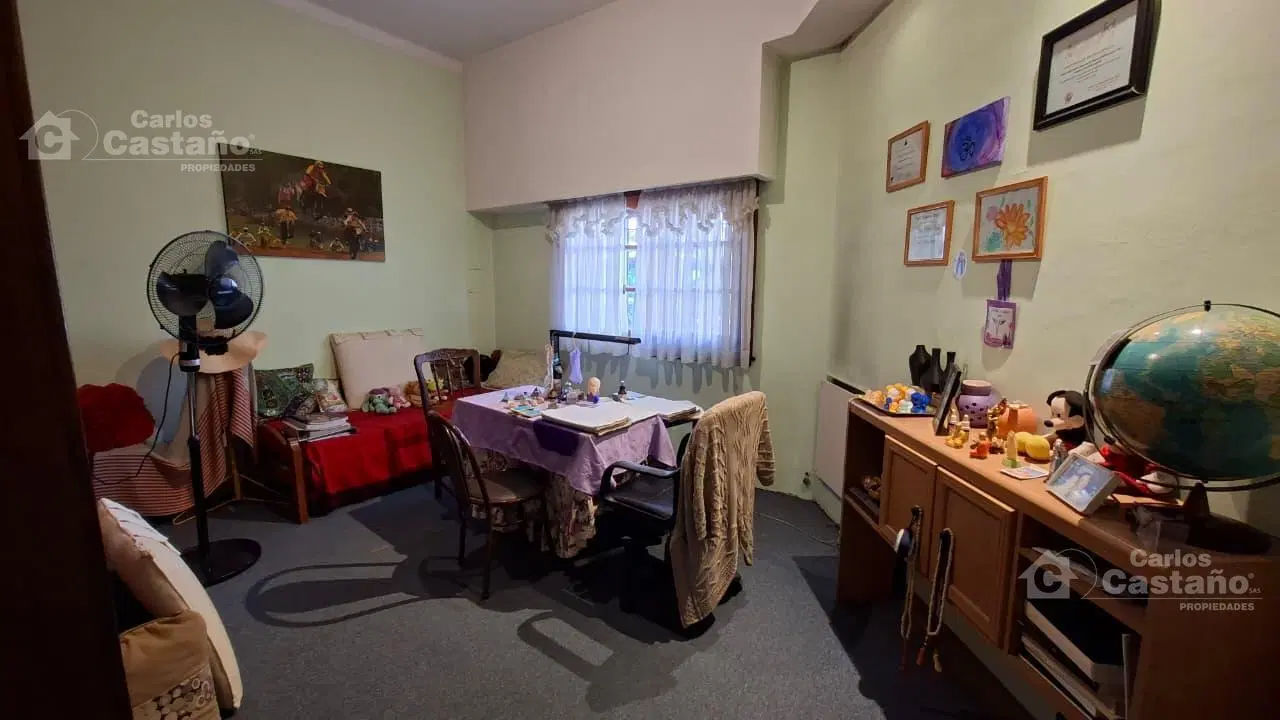 Exc. Chalet 7 Amb. con 3 Garajes; Patio; Terraza y Quincho 8