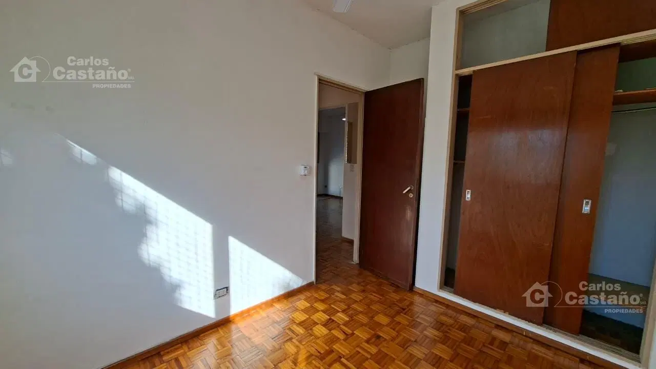 Depto. 3 Amb. al Lateral, Muy Luminoso a 1/c de Av. Maipú 4